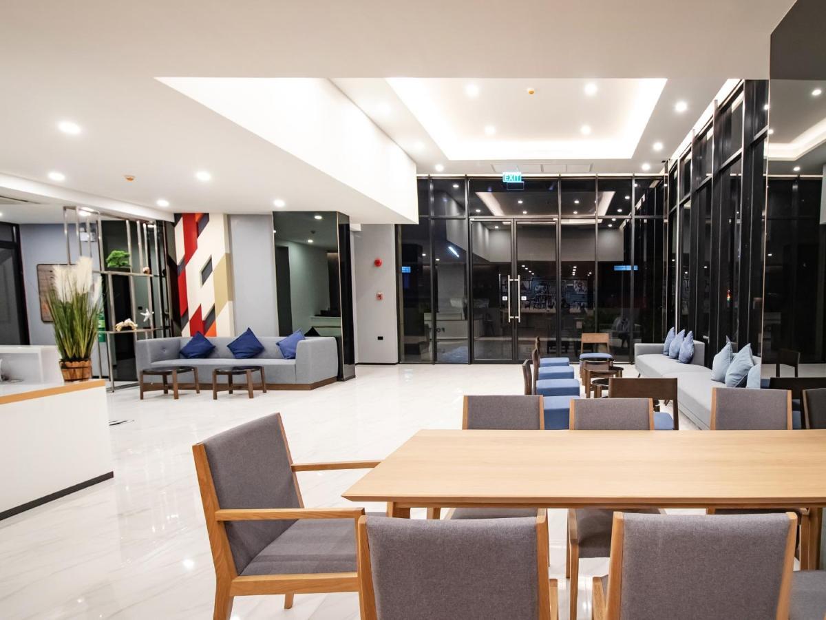 Fortune D Hotel Пхитсанулок Экстерьер фото